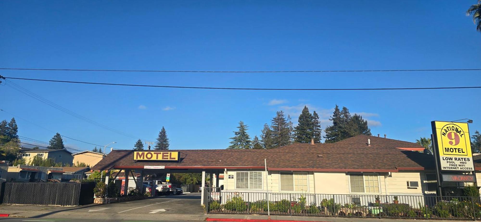 National 9 Motel Santa Cruz Bagian luar foto