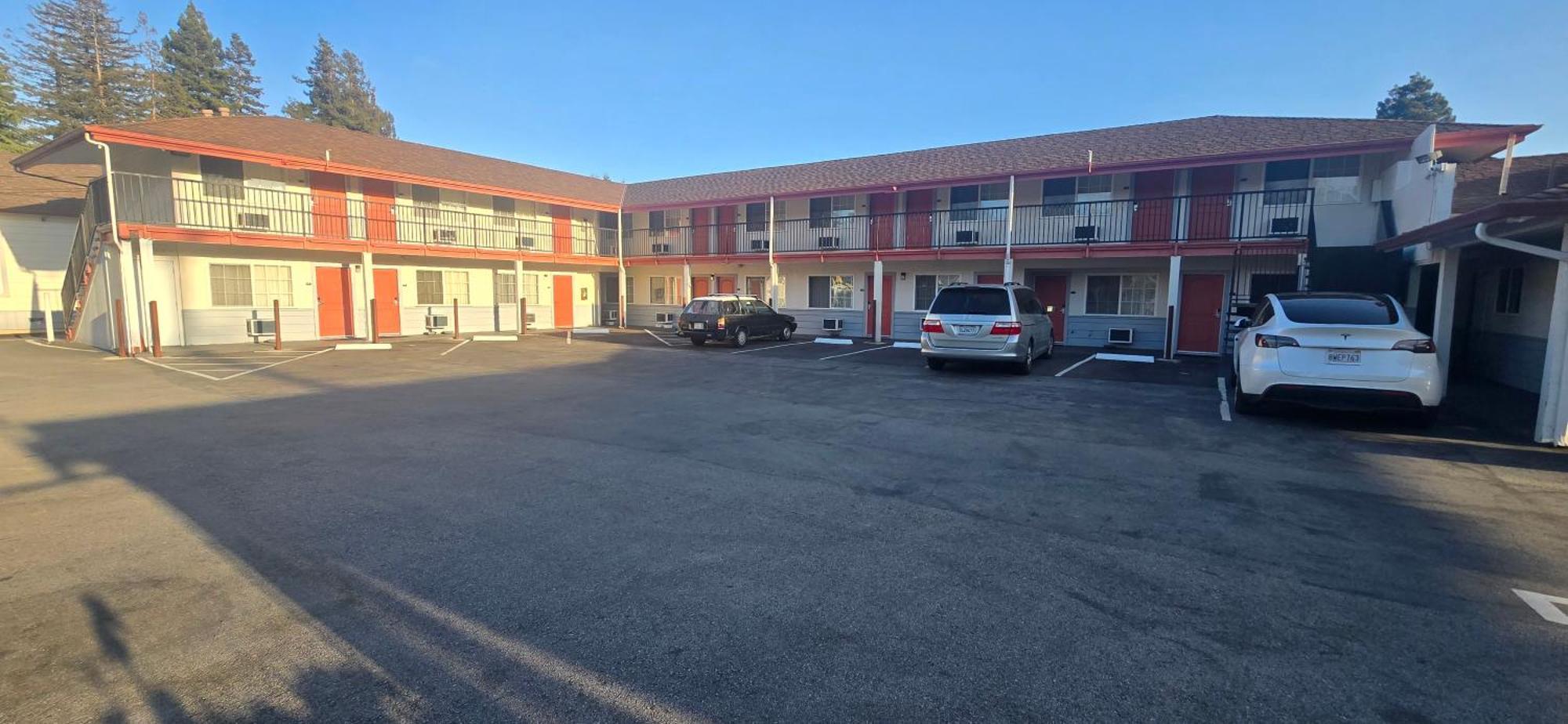 National 9 Motel Santa Cruz Bagian luar foto