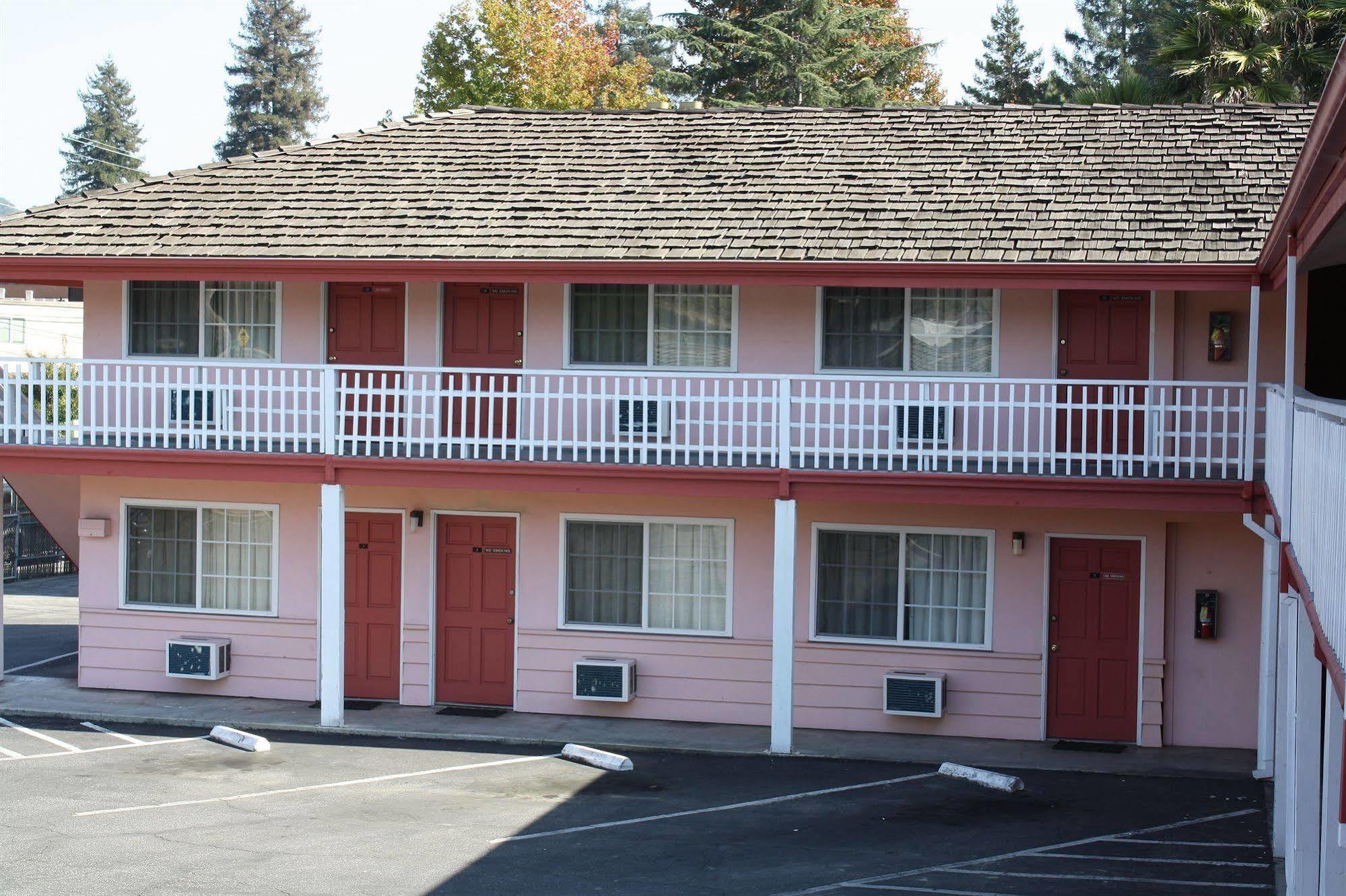 National 9 Motel Santa Cruz Bagian luar foto
